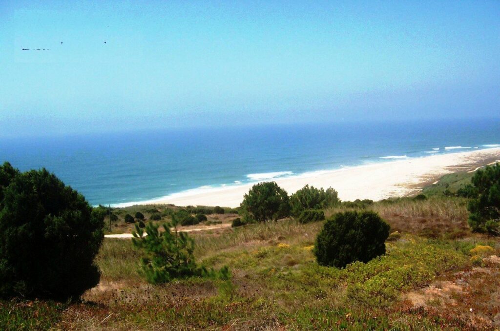 Portugalia - Dzika plaża w Nazare