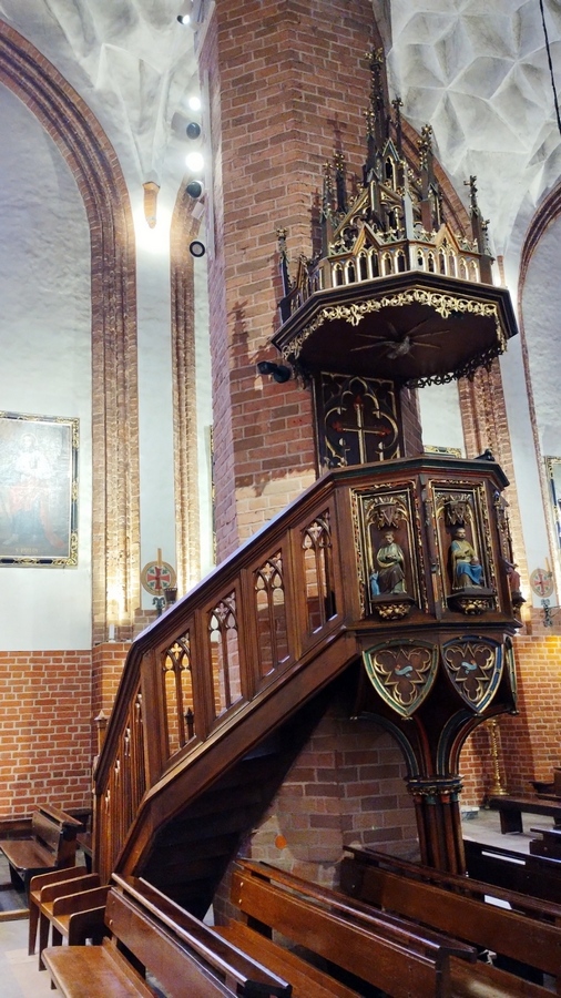 Olsztyńska nkatedra. Ambona w katedrze