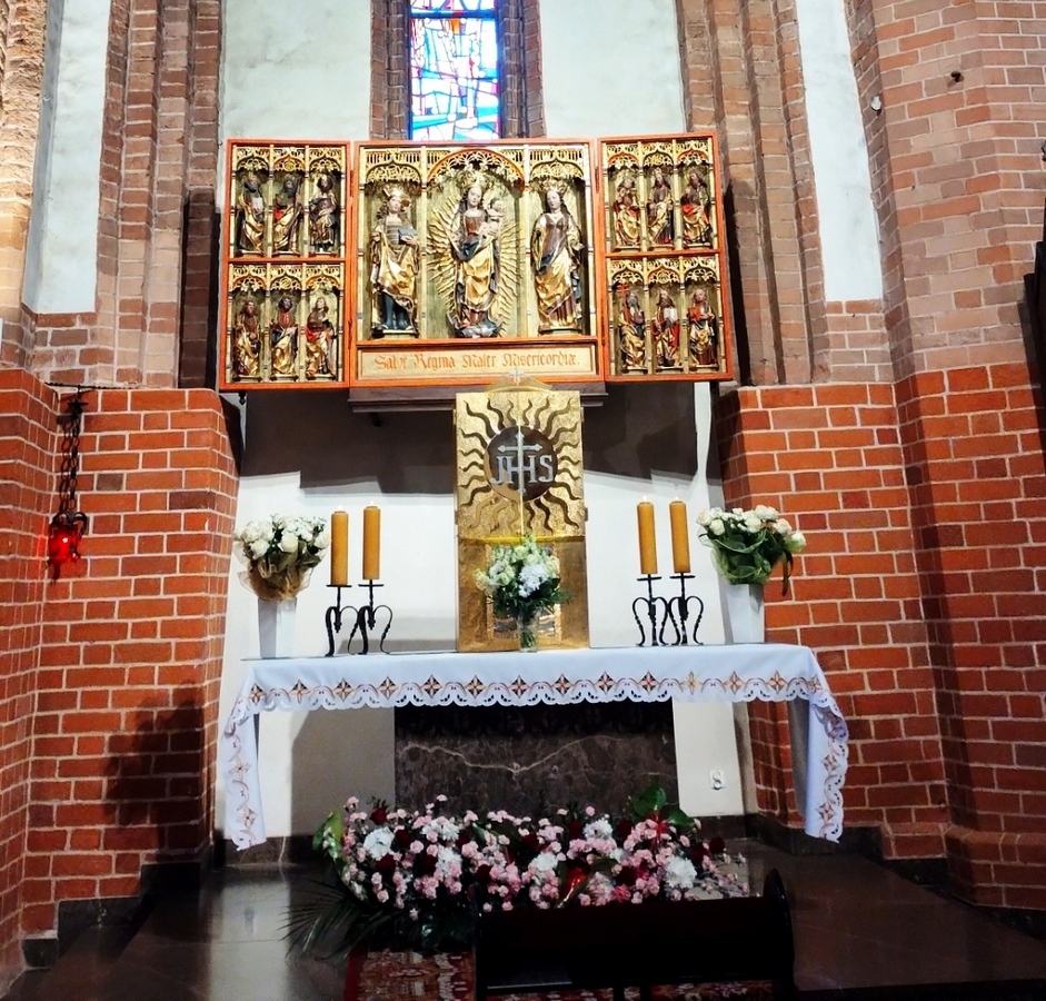 Katedra olsztyńska. Tryptyk w lewej nawie katedry