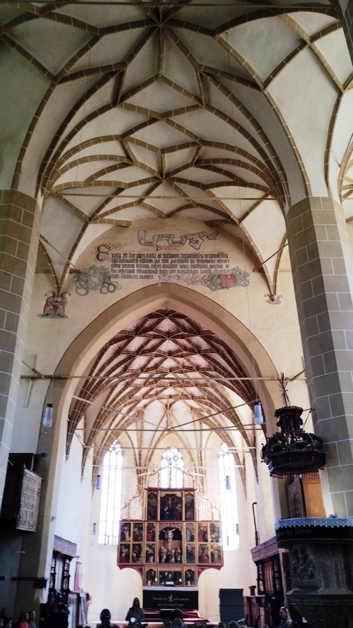 Kościół warowny w Biertan - Wnętrze obronnego kościoła