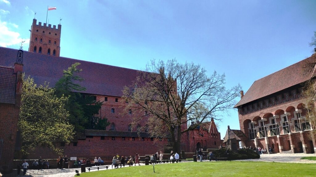 Zamek w Malborku - Zmierzamy w kierunku Zamku Wysokiego