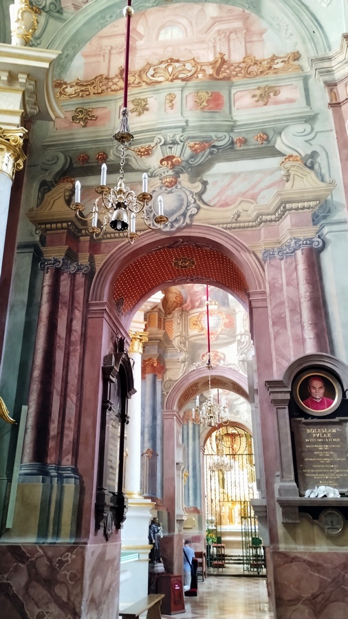 Stare Miasto w Lublinie - Wnętrze Archikatedry św. Jana Chrzciciela i św. Jana Ewangelisty