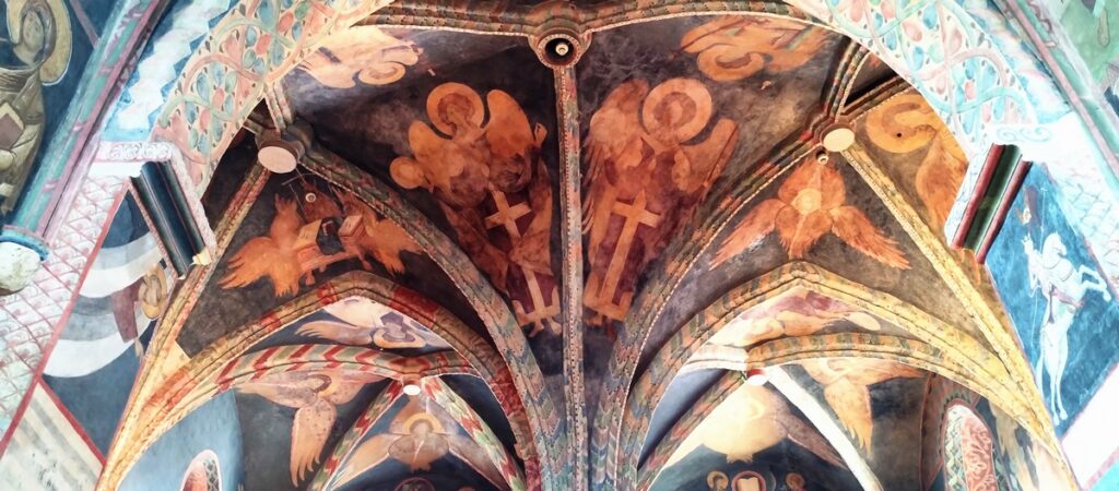 Zamek królewski w Lublinie - Sufit w kościele również jest ozdobiony fantastycznymi malowidłami