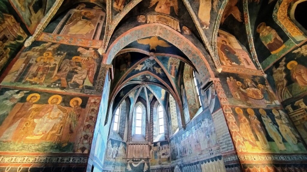Zamek królewski w Lublinie - Piękne polichromie w kościele przyciągają wzrok każdego turysty