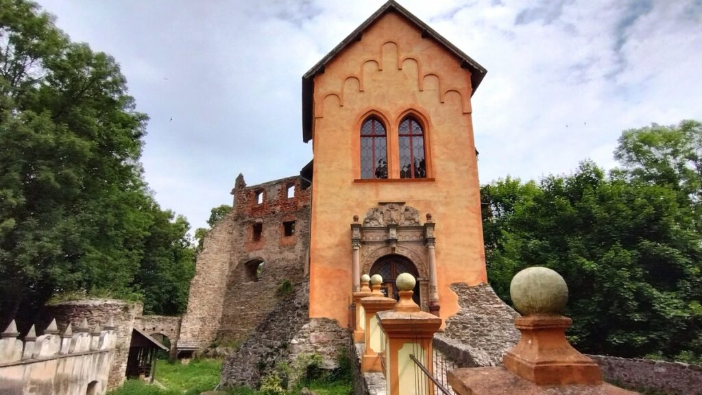 Zamek Grodno - Przedbramie czyli miejsce, w którym niegdyś znajdowała się kaplica zamkowa