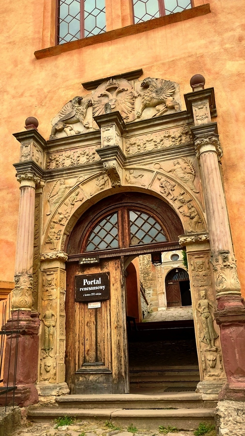 Renesansowy portal z XVI w. na Zamku Grodno