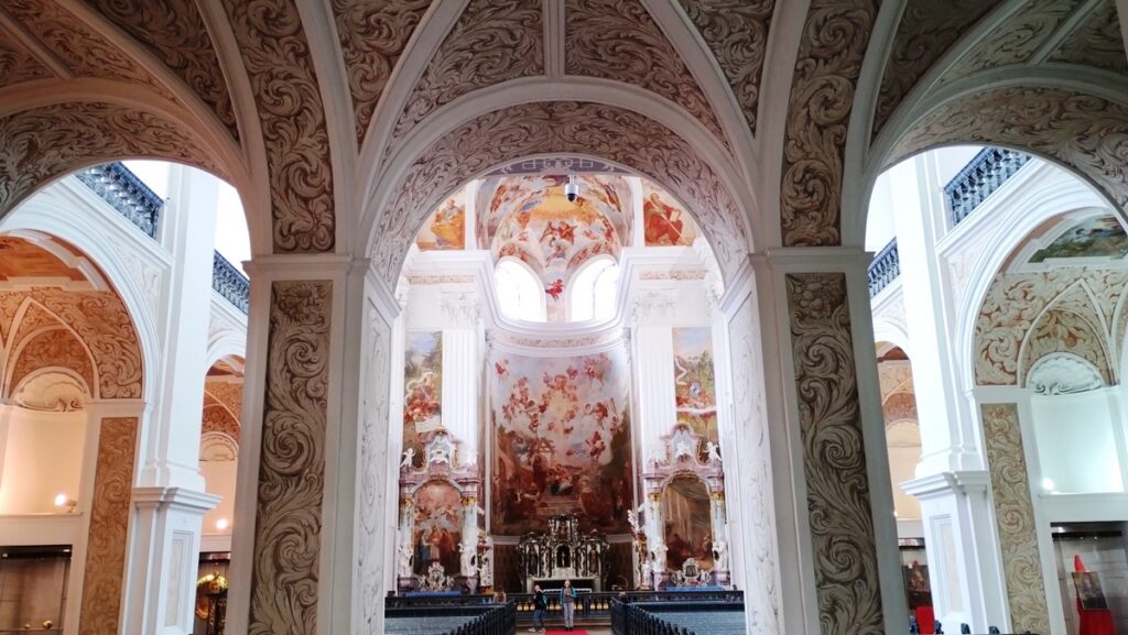 Krzeszów - Wnętrze kościoła św. Józefa