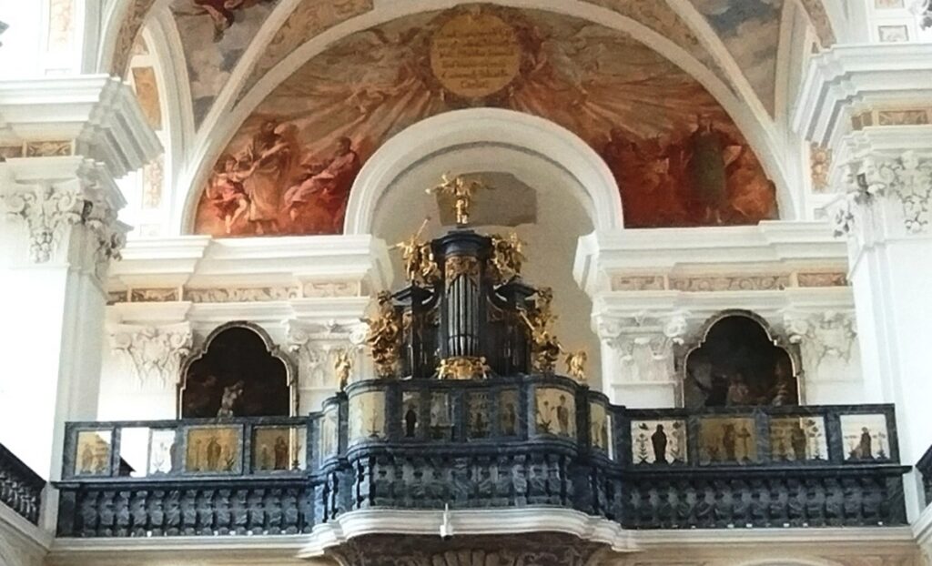 Krzeszów - Organy w kościele św. Józefa