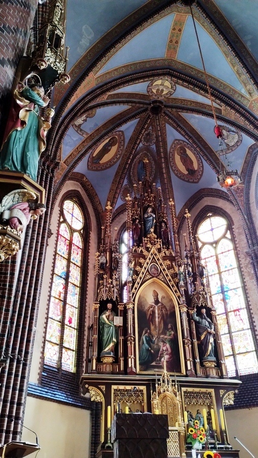 Ołtarze w kościele św. Mikołaja w Nowej Rudzie