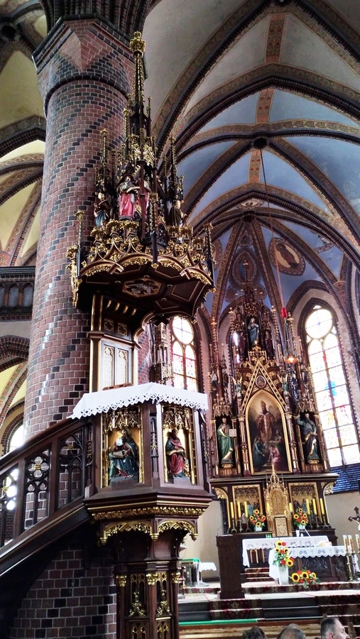 Ambona w kościele św. Mikołaja w Nowej Rudzie